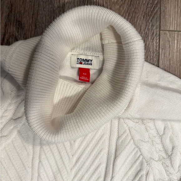 Tommy Hilfiger Off-White Turtleneck Sweater - Picture 4 of 8